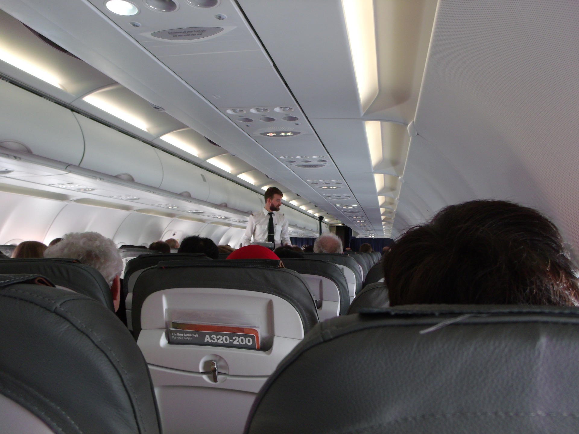 Glasscheibe eines Airbus reisst im Flug - Pilot dreht über Toulouse um