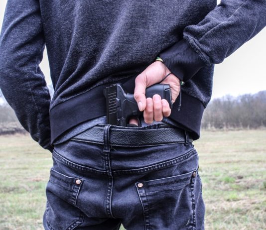 2 französische und 3 deutsche Gangster nach Überfall auf Geldtransporter in Deutschland bei Paris verhaftet Überfall_Waffe