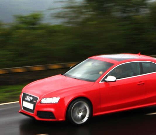 Autofahrer mit 270 km/h auf der A9 im Gard geblitzt – 1 Jahr Gefängnis Autobahnraser