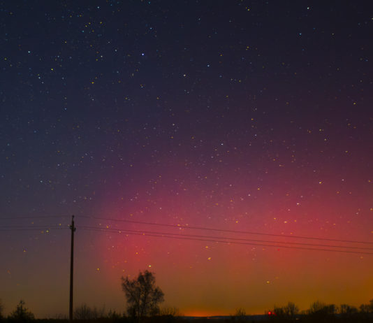 Nordlicht über Frankreich: Ein äußerst seltenes Spektakel am Nachthimmel Aurora_Borealis_Frankreich