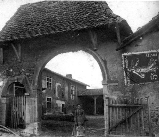 Von Jean-Jacques Rousseau einst bewohntes historisches Bauernhaus steht zum Verkauf Maubec_en_1912_Wiki