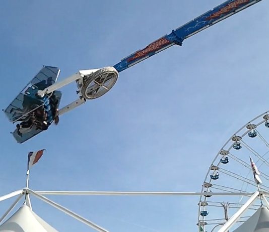 21-Jährige stürzt auf Jahrmarkt in Clermont-Ferrand von Karussell und kommt ums Leben Maxximum
