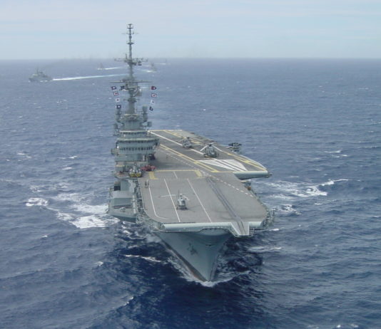 Der ehemals französische Flugzeugträger Foch im Atlantik absichtlich versenkt Flugzeugträger_São_Paulo_Wikipedia