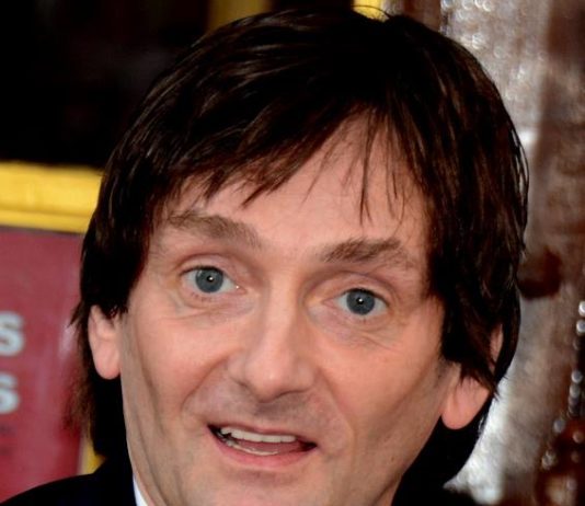 Komiker Pierre Palmade bei einem Verkehrsunfall in Seine-et-Marne lebensgefährlich verletzt Pierre_Palmade_2014_Wiki