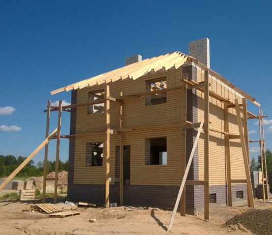 Trockenheit: In einigen Orten im Departement Var dürfen keine neuen Häuser gebaut werden Neubau