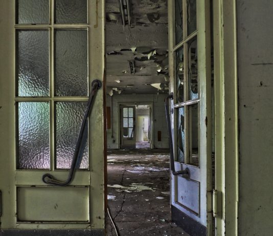 Paar wird Opfer von „Hausbesetzern“ und will nun Frankreich verlassen Vandalismus