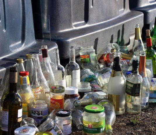 Rentenreform: CGT ruft Müllabfuhr ab 7. März zu unbefristetem Streik auf Abfall_Glass