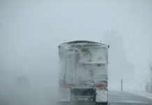 Schneefall und Glatteis: Fünf Départements im Norden Frankreichs in Alarmbereitschaft Schnee_Strasse