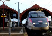 Val-de-Marne: Frau stösst Taschendieb im Bahnhof unabsichtlich vor heranfahrenden TGV Bahnhof_TGV