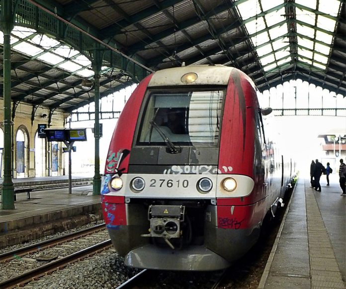 SNCF_Zug_Bahnhof