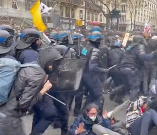 Rentenreform: Wegen Drohungen von Polizisten gegen Demonstranten haben Ermittlungen begonnen Auseinandersetzungen_Polizei_Screen
