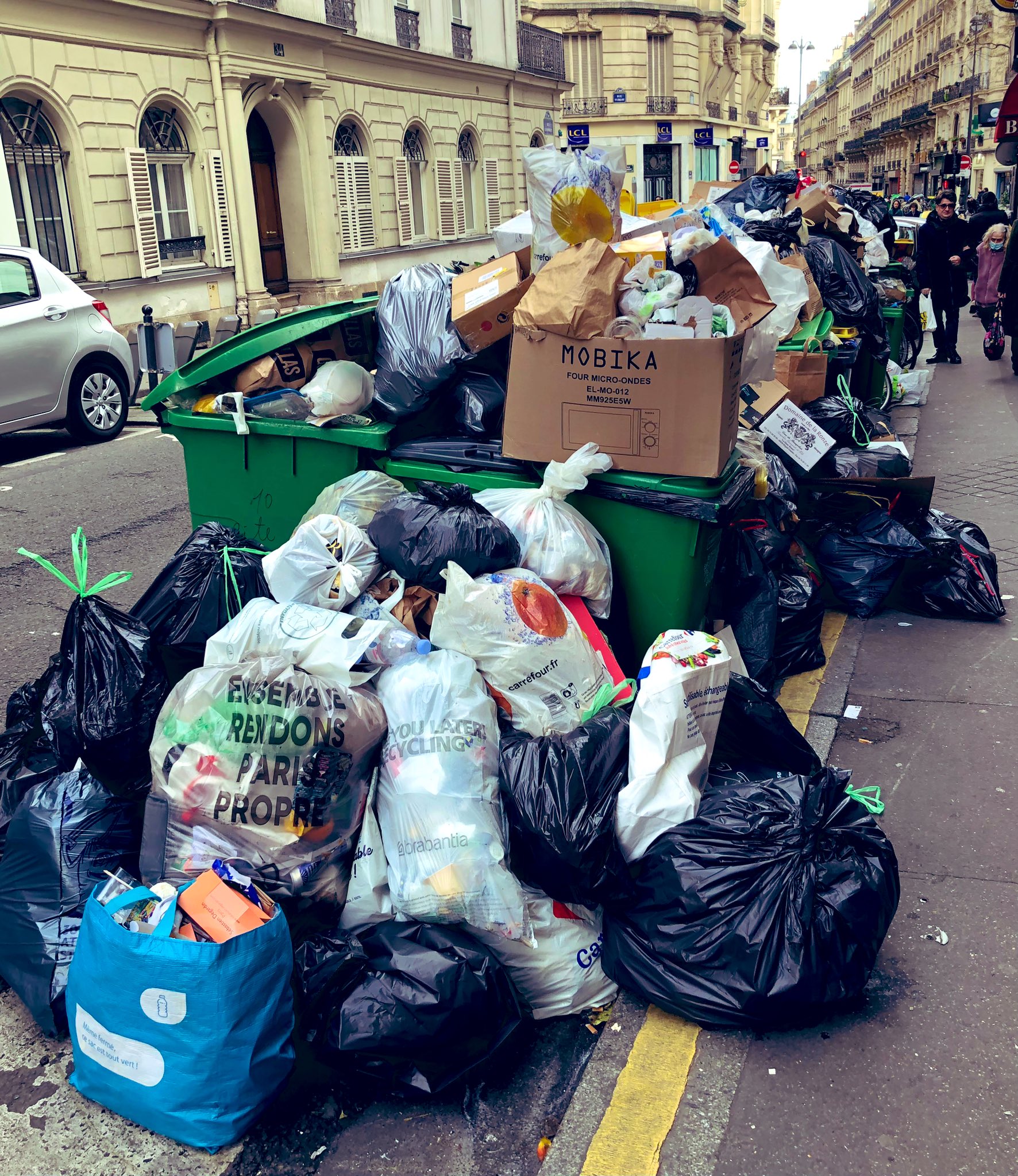 Streik der Müllabfuhr in Paris: Polizeipräfektur zwangsverpflichtet Müllarbeiter