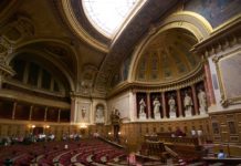 Senat stoppt „Zucman-Steuer“ für Superreiche – ein Rückschlag für die Steuergerechtigkeit Sitzungssaal_Senat_Wiki