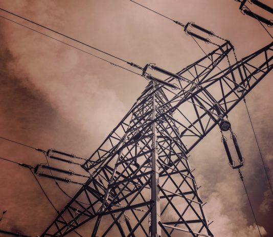 Sturmwind: 1.300 Haushalte in den Departements Corrèze und Haute-Vienne ohne Strom Stromleitungen