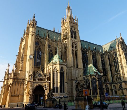 Metz: Frau auf offener Straße niedergestochen – Verdächtiger festgenommen Metz_Kathedrale