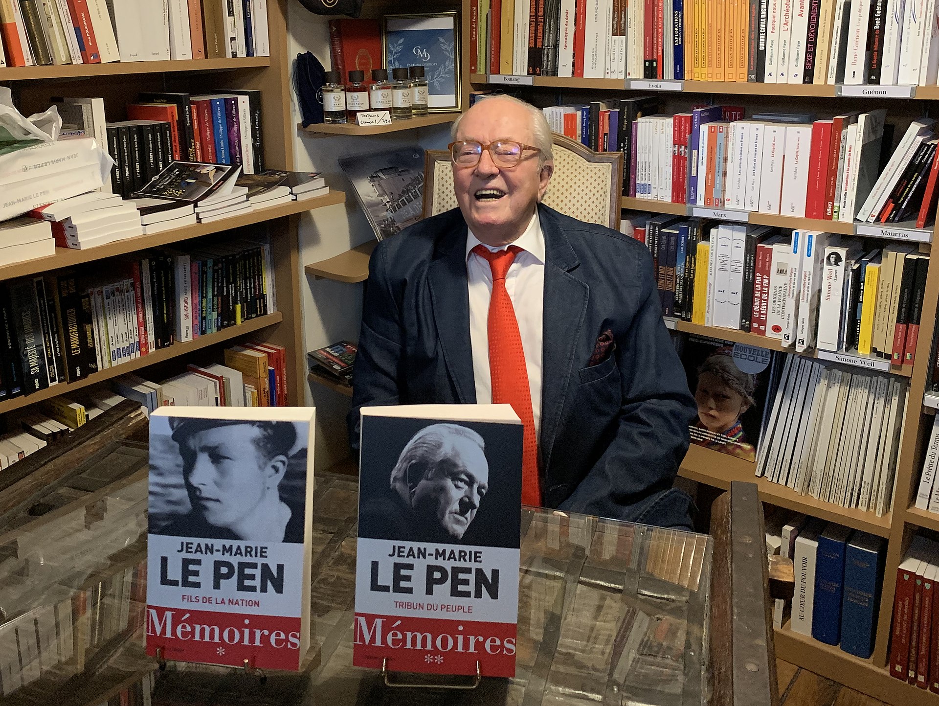 Das Europäische Parlament fordert 300.000 Euro von Jean-Marie Le Pen für unzulässige Ausgaben