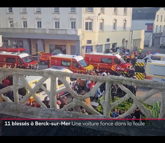 Drachenfestival in Berck-sur-Mer: Fahrzeug rast in die Menschenmenge Auto_rast_in_Menschenmenge_ScreenF2