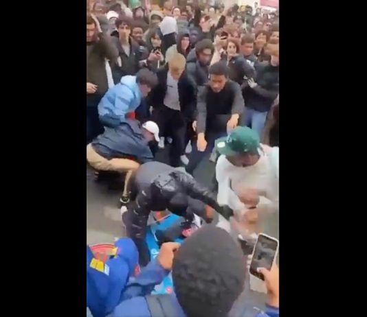 Paris: Massenschlägerei bei Billig-Verkauf von Nike-Schuhen Verkaufsaktion_Nike_Schlägerei_Screen