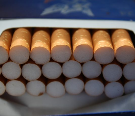 Zigaretten-Schwarzmarkt in Marseille: Wie legale Laster illegale Netzwerke nähren Zigaretten