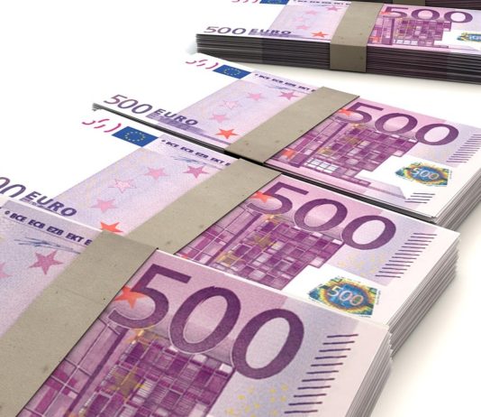 Zoll entdeckt an der französisch-schweizerischen Grenze 3 Millionen Euro Falschgeld – 2 Italiener verhaftet Euro