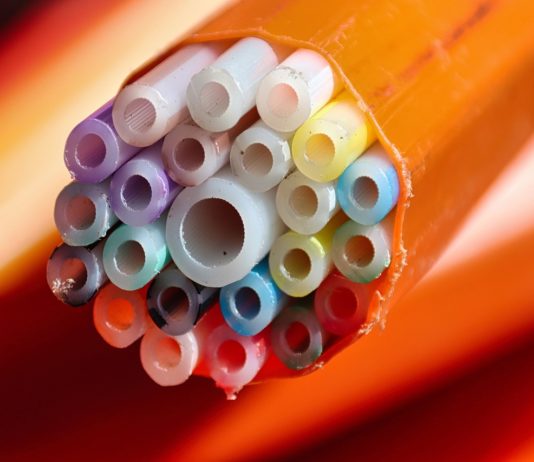 Das Ende der Kupferleitung: Frankreich schaltet bis 2030 vollständig auf Glasfaser um Glasfaser