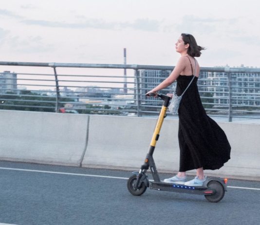 Fast 90% der Pariser stimmen gegen die Selbstbedienungs-E-Tretroller in der Hauptstadt E-Roller