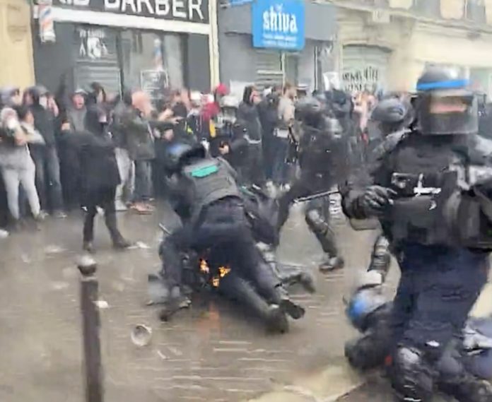 Gewalt_Demonstration_Paris_ScreenTW
