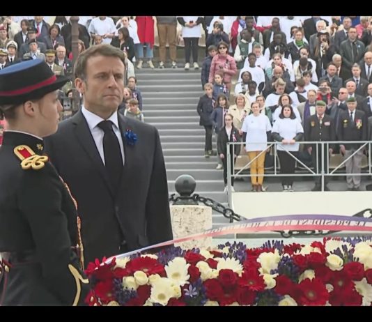 Gedenkfeiern zum 8. Mai: Emmanuel Macron auf den Champs-Elysées in Paris Macron_8Mai_ScreenYT