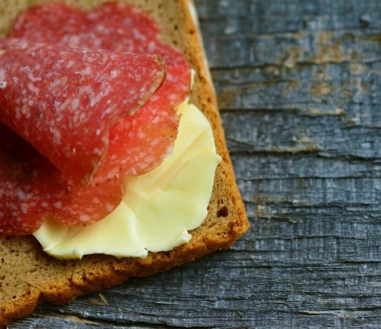 Armut: Einer von sechs Franzosen hat nicht genug zu essen Wurst_Brot