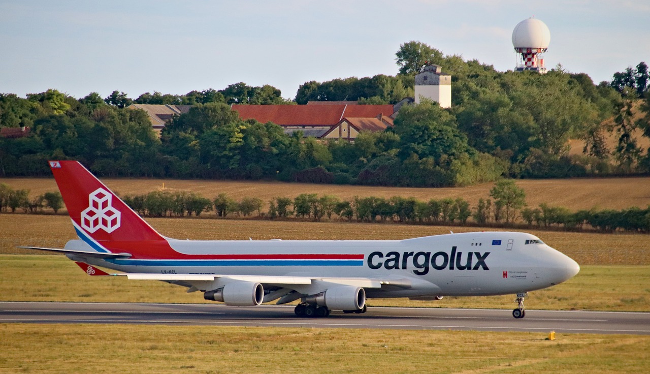 Kurz vor der Landung verliert Flugzeug ein Teil des Fahrwerks