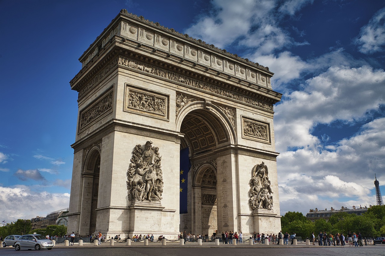 Gedenkfeier zum 8. Mai: Demonstrationen in weitem Umkreis um die Champs-Elysées in Paris verboten