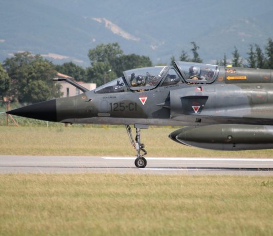 Frankreich wird ukrainische Kampfjet-Piloten ausbilden mirage-2000