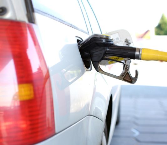 Kraftstoffpreise in Frankreich: Händler dürfen einige Monate Benzin unter Einkaufspreis anbieten Tanken