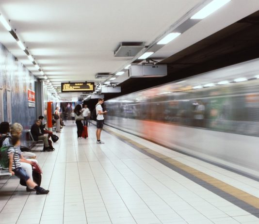 Greenpeace: Frankreichs öffentliche Verkehrsmittel sind zu teuer und zu kompliziert zu benutzen U-Bahn
