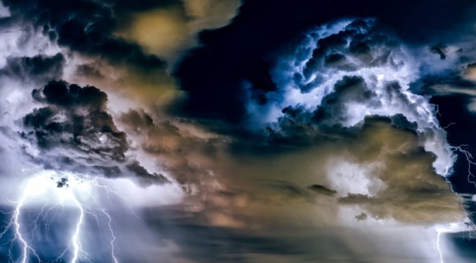 Schweres Unwetter in Zürich fordert Todesopfer und zahlreiche Verletzte Gewittersturm