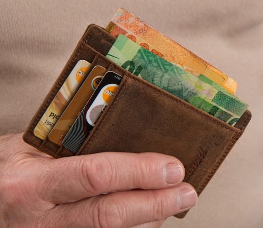 Macron: Bußgelder für Cannabis-Besitz oder -Konsum müssen künftig „sofort bezahlt werden“ Bar_oder_Karte