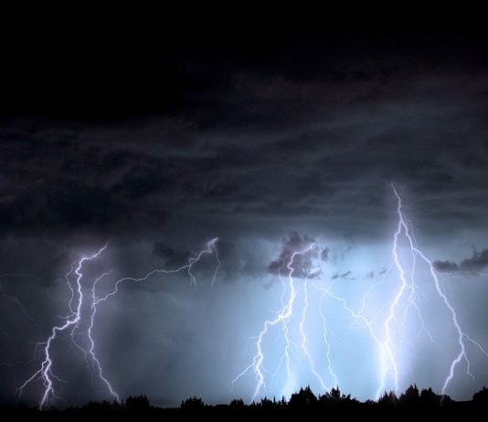 Gewitter: Am Mittwoch wurden von Météo France 15.500 Blitzeinschläge registriert Blitze