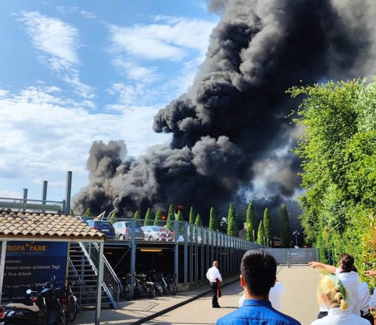 Beeindruckende Bilder vom Brand im Europa-Park in Rust Feuer_Europapark_Rust