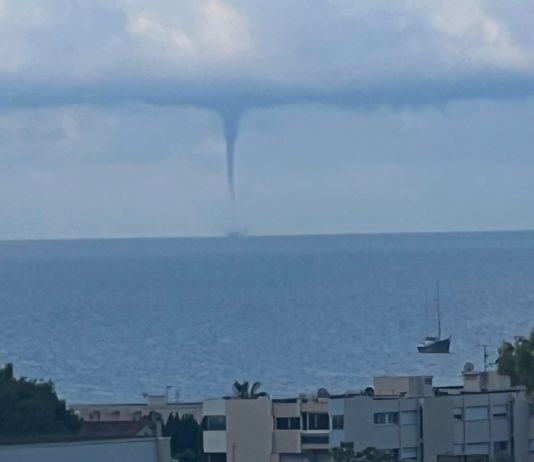 Wetter: Beeindruckender Meeres-Tornado vor der Côte d’Azur gesichtet Tornado_Meer