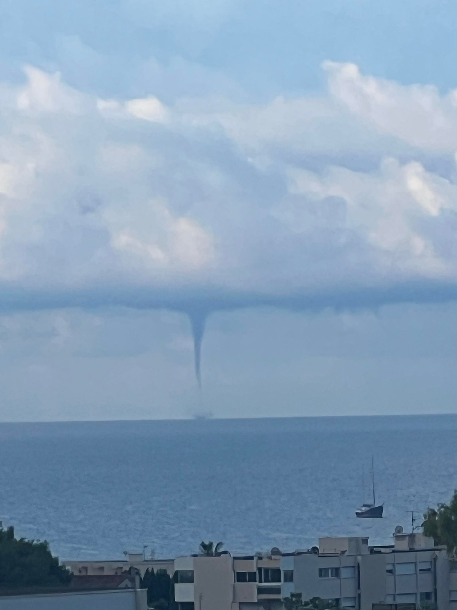 Wetter: Beeindruckender Meeres-Tornado vor der Côte d'Azur gesichtet