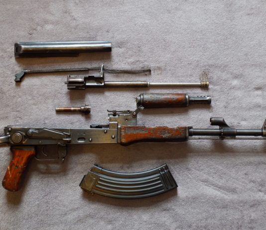 Terrorismus: Vier Mitglieder der Ultrarechten vor dem Pariser Schwurgericht – eine Premiere in Frankreich Terrorismus_Waffen