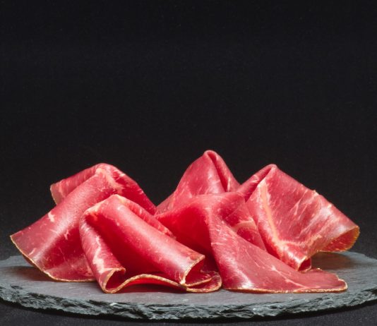 Produktrückruf: Rohschinken der Marke Carrefour möglicherweise mit Listeria-Bakterien kontaminiert Rohschinken