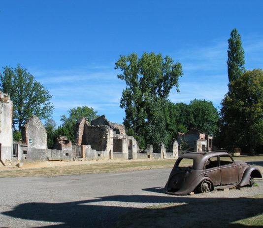 Spendenaufruf zur Wiederherstellung des Dorfes Oradour-sur-Glane in der Haute-Vienne Oradour-sur-Glane