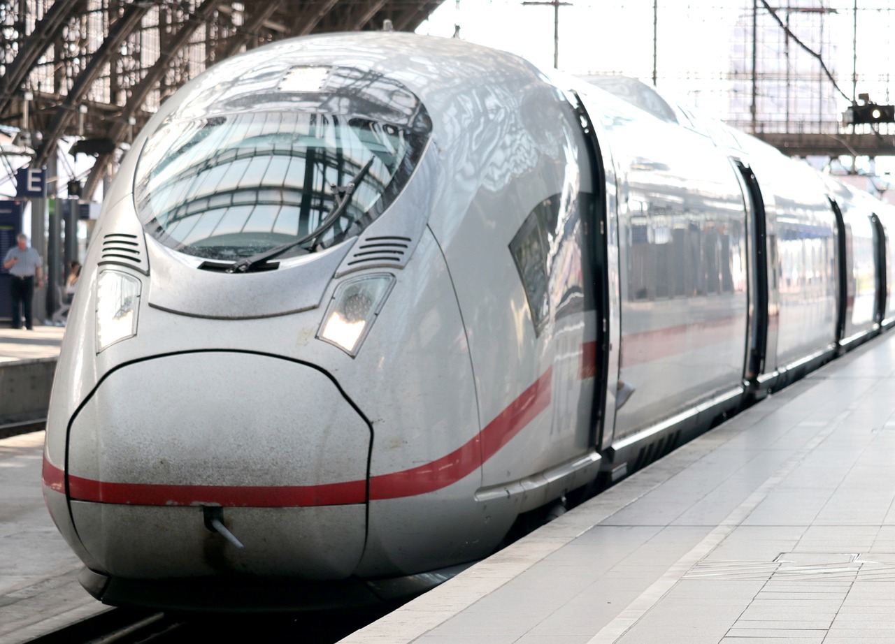 Heute werden 60.000 Zugtickets zwischen Frankreich und Deutschland an 18- bis 27-Jährige verschenkt