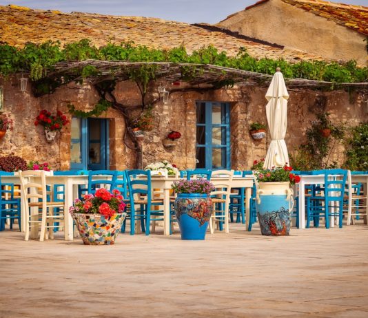 Urlaub 2023: 4 Tipps für einen nachhaltigen Tourismus Restaurant_Herberge