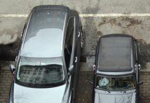 Paris: Große Autos müssen ab 2024 mehr fürs Parken zahlen Parkgebühren