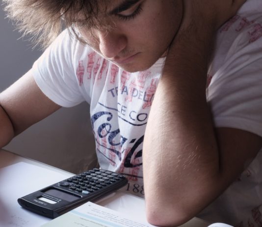 Brevet 2025: Unwetter bringt Chaos – Ersatztermine für verpasste Prüfungen Schüler_Prüfung