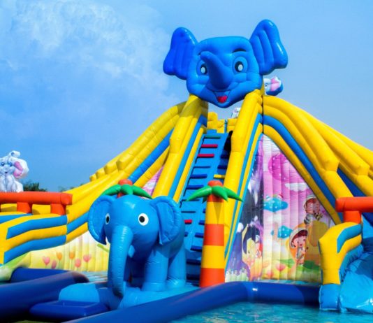 Tödlicher Unfall in einem Wasserpark im Departement Var: „Alle haben geschrien“ Hüpfburg_Wasserpark