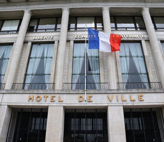 Tod von Nahel: Warum werden Bürgermeister von Randalierern besonders ins Visier genommen? Mairie_Hotel-de-Ville