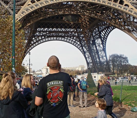 Unruhen nach dem Tod von Nahel: Französische Regierung will ausländische Touristen beruhigen Touristen_Paris